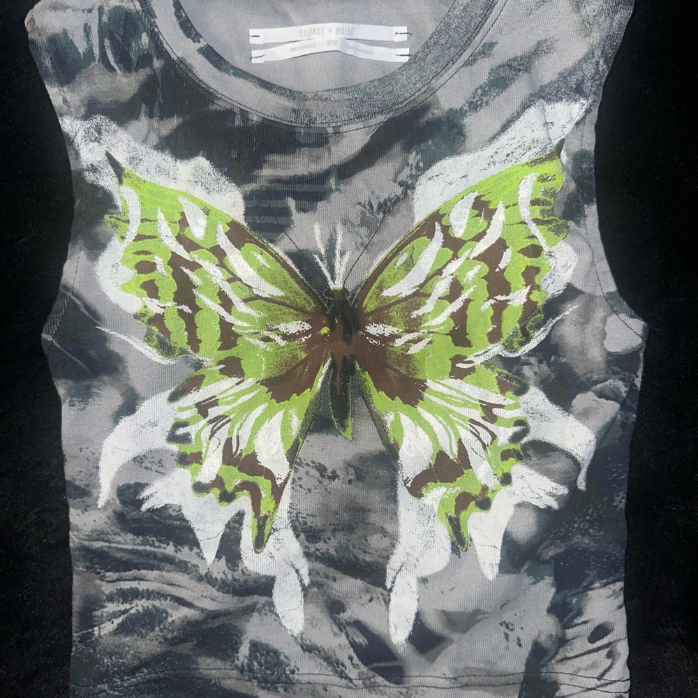 Luxe & Mode Butterfly Graphic Tank Top